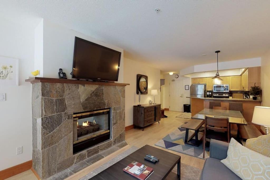 Powderhorn By Whistler Blackcomb Vacation Rentals Exterior photo