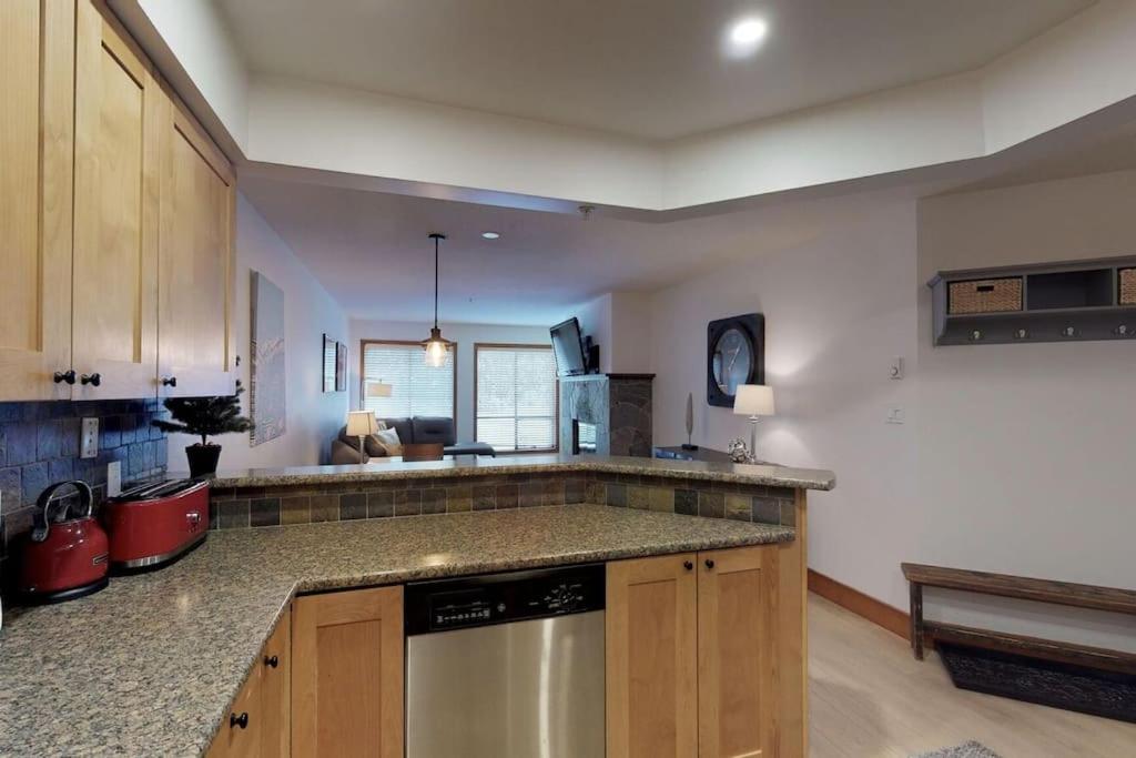 Powderhorn By Whistler Blackcomb Vacation Rentals Exterior photo